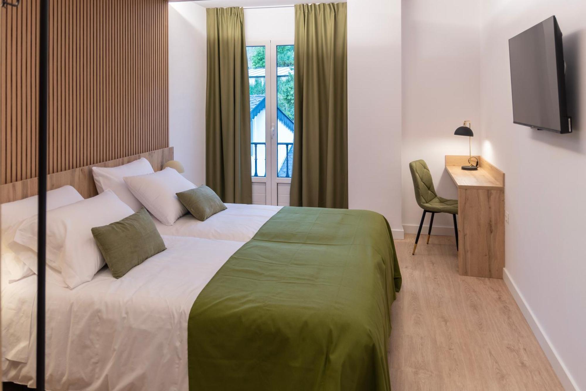 Hotel & Restaurante El Casino Villafranca Del Bierzo Eksteriør bilde